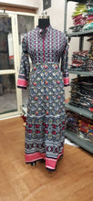 Load image into Gallery viewer, heavy cotton silk  charming color and design salwar