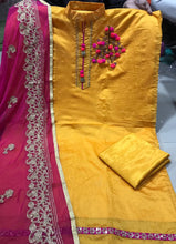 Load image into Gallery viewer, Modar silk with santoon inner &amp; Bottom Kasturi kurtis