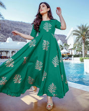 Load image into Gallery viewer, BEAUTIFUL RAYON KURTIS WITH GOLD BLOCK PRINT