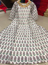 Load image into Gallery viewer, HEAVY CRYSTAL SILK WITH DIGITAL PRINT  WHITE COLOR  SALWAR