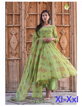 Load image into Gallery viewer, bandhani   pics Suit Design comes with 3  colours