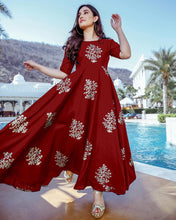 Load image into Gallery viewer, BEAUTIFUL RAYON KURTIS WITH GOLD BLOCK PRINT